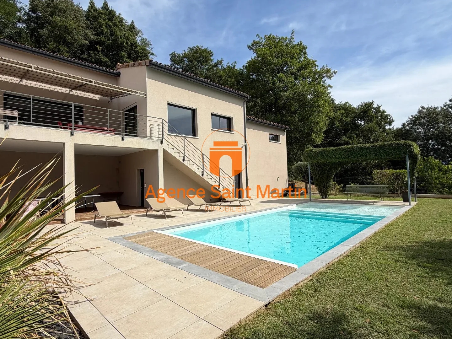 Belle Villa avec Vue Dégagée