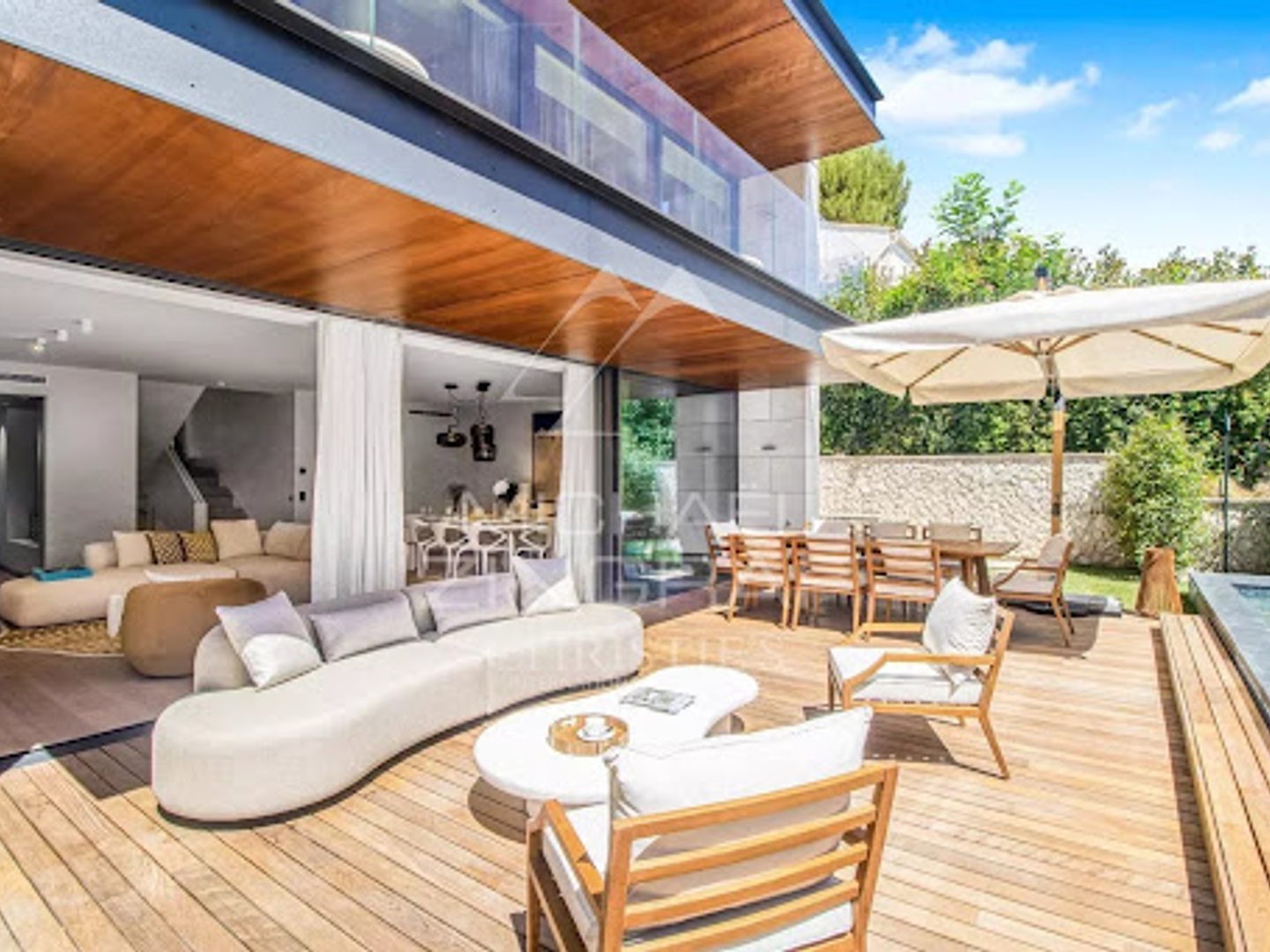 Villa 6 pièces 274 m²