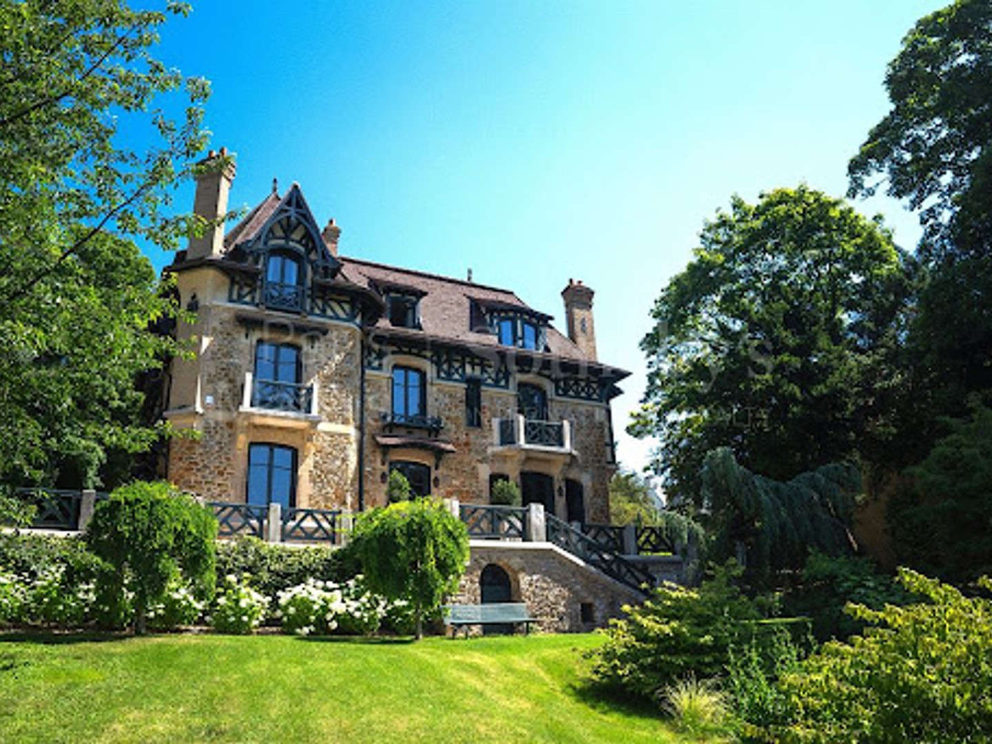 Maison 10 pièces 500 m²