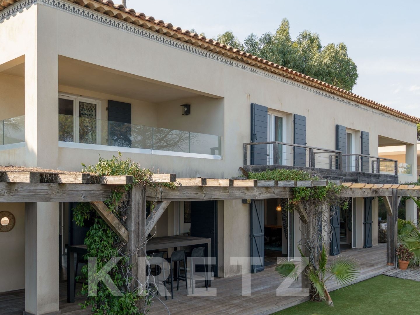 Maison à vendre - 12 pièces - 240m2 - Cavalaire-Sur-Mer (83240)