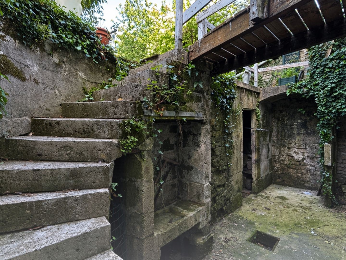 Maison à vendre - 8 pièces - 200m2 - Jarnac (16200)