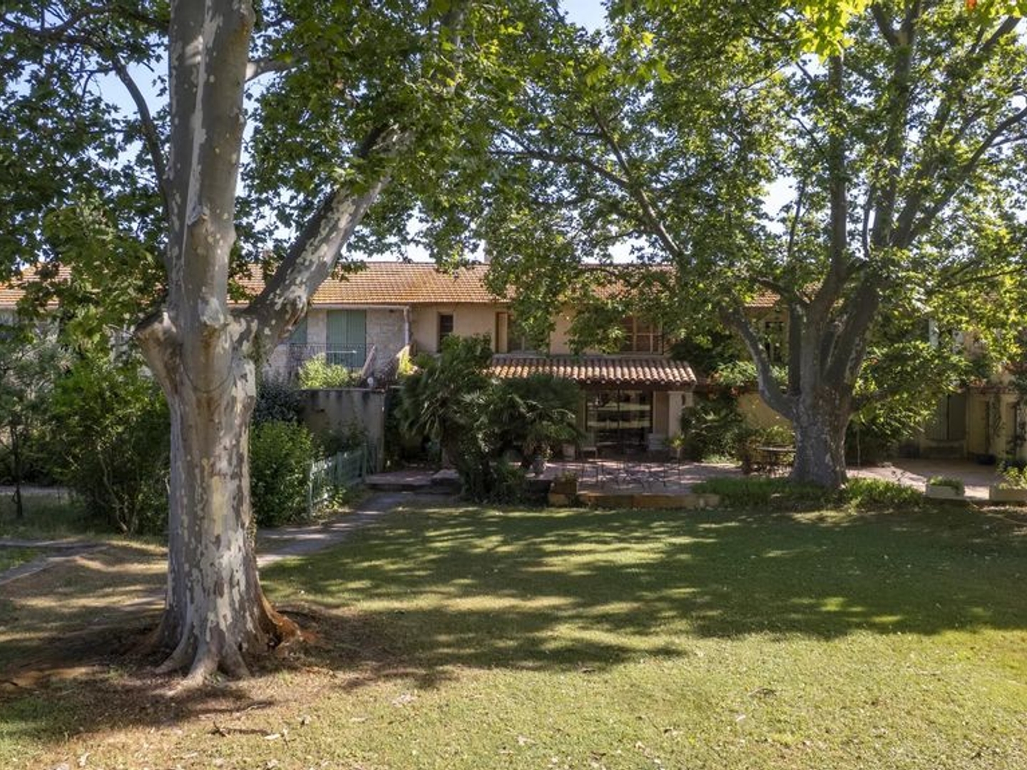 Maison à vendre - 23 pièces - 805m2 - Fourques (66300)