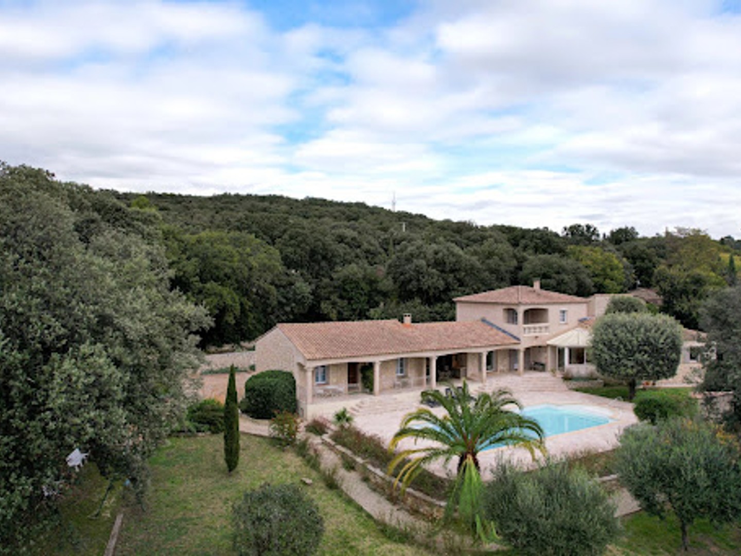 Maison 10 pièces 243 m²