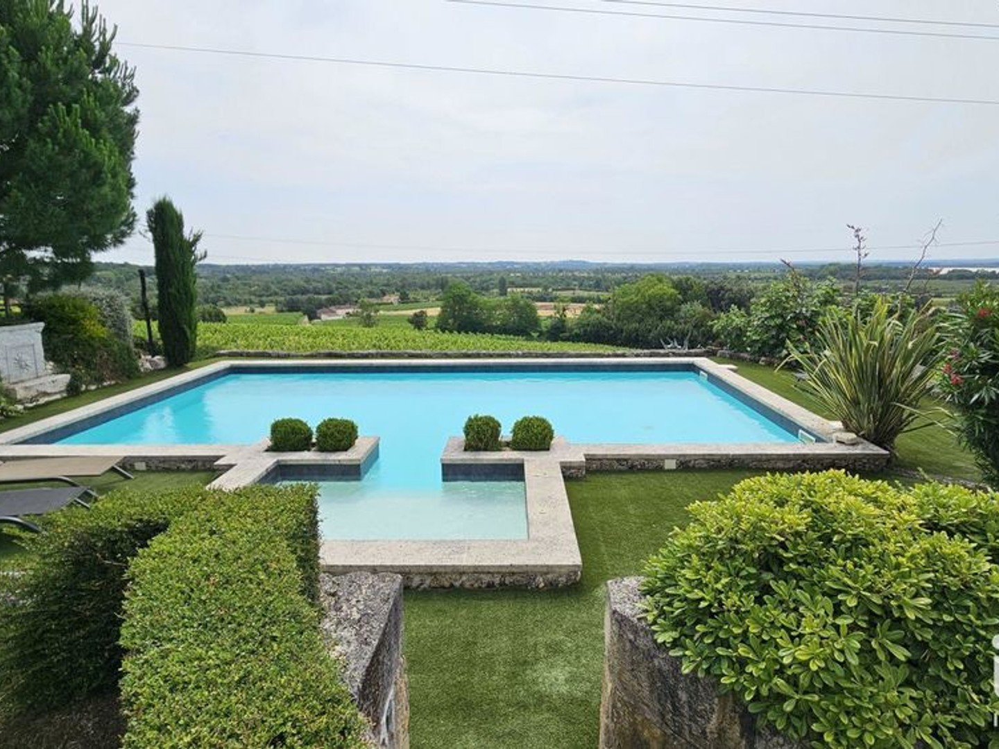 Maison 6 pièces 332 m²