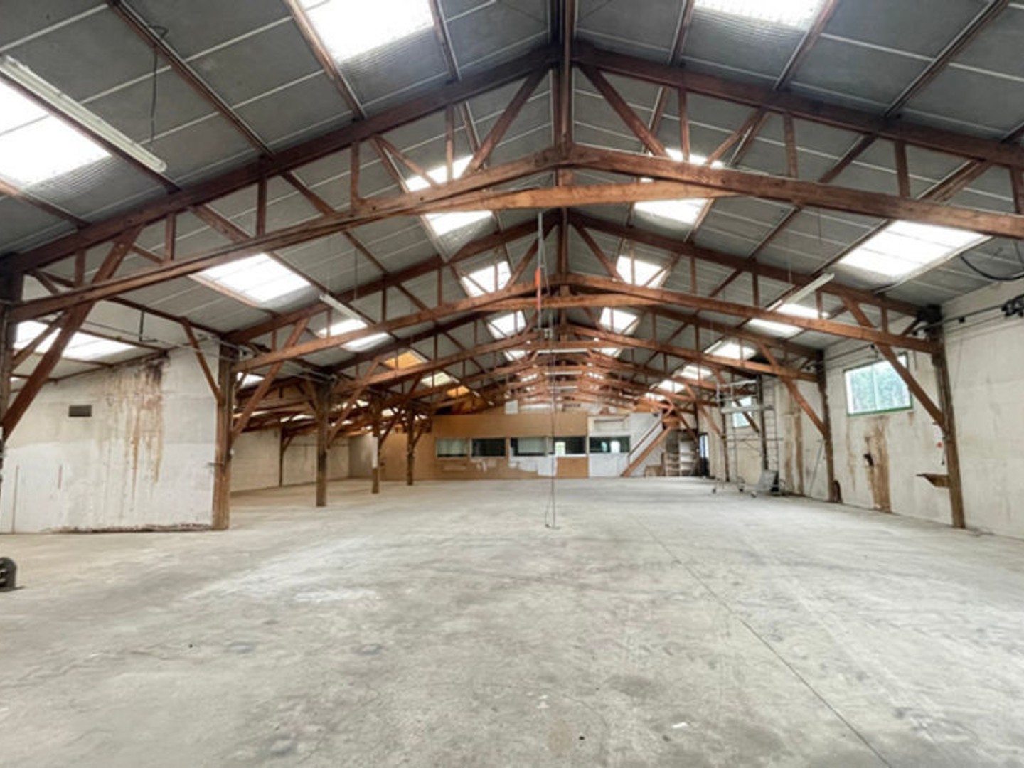 Bureaux à vendre - 1900m2 - Loudéac (22600)