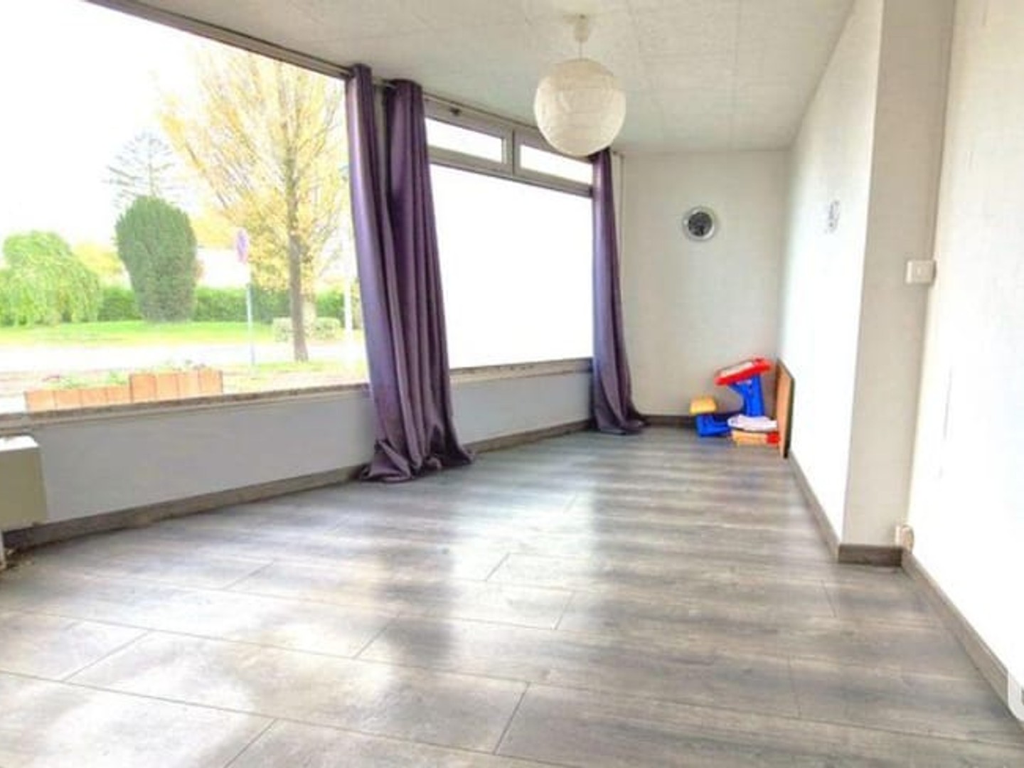 Magasin à vendre - 72m2 - La Ville-Aux-Dames (37700)