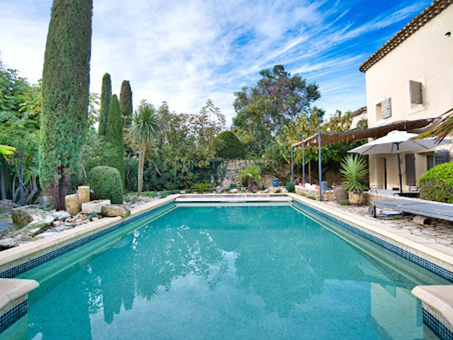 Maison à vendre - 11 pièces - 359m2 - Uzès (30700)