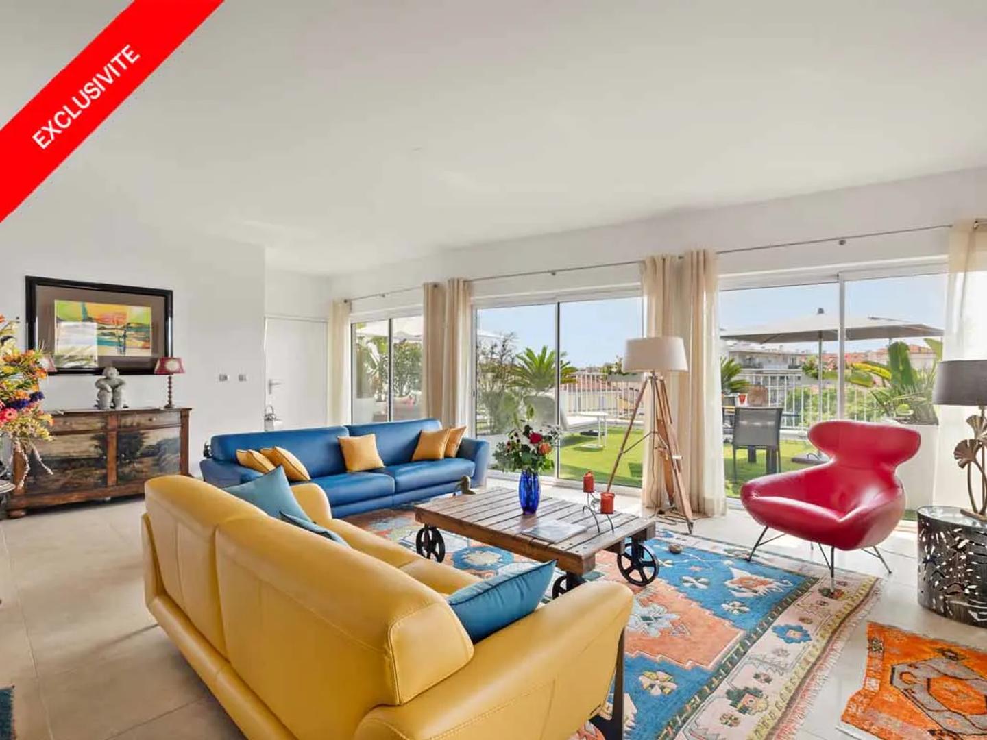 Élégant Penthouse de trois chambres avec deux garages privés