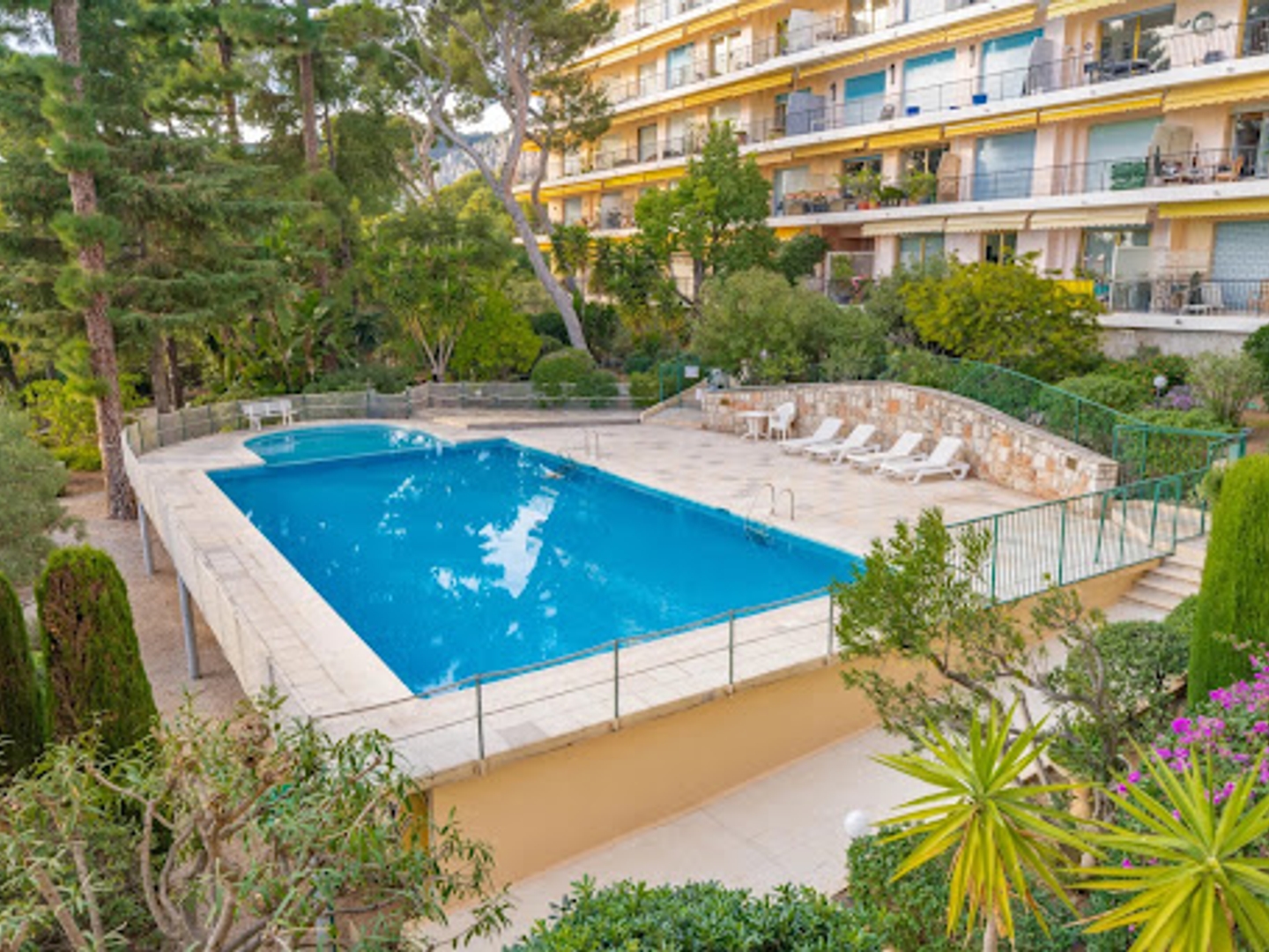 Appartement à vendre - 3 pièces - 92m2 - Cap-D'ail (06320)