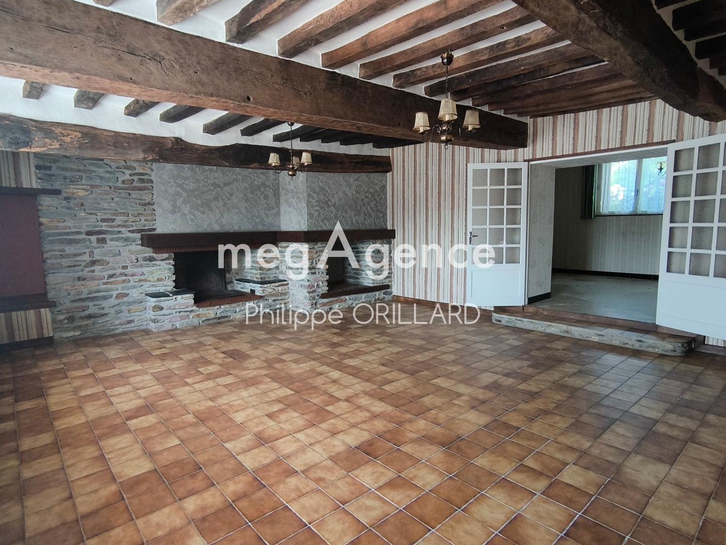 Maison à vendre - 9 pièces - 223m2 - Carbay (49420)