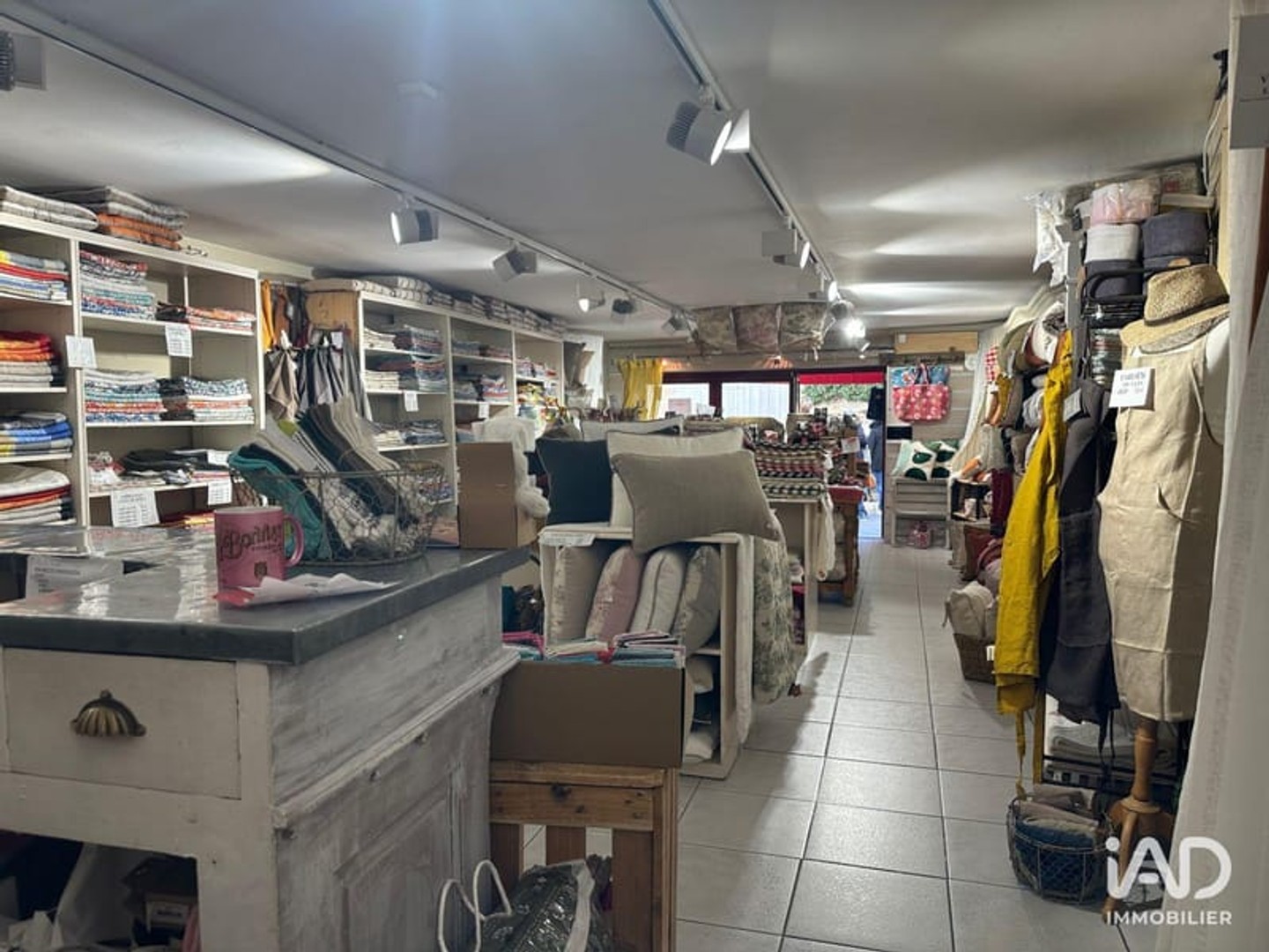 Magasin à vendre - 75m2 - Saint-Rémy-De-Pro... (13210)