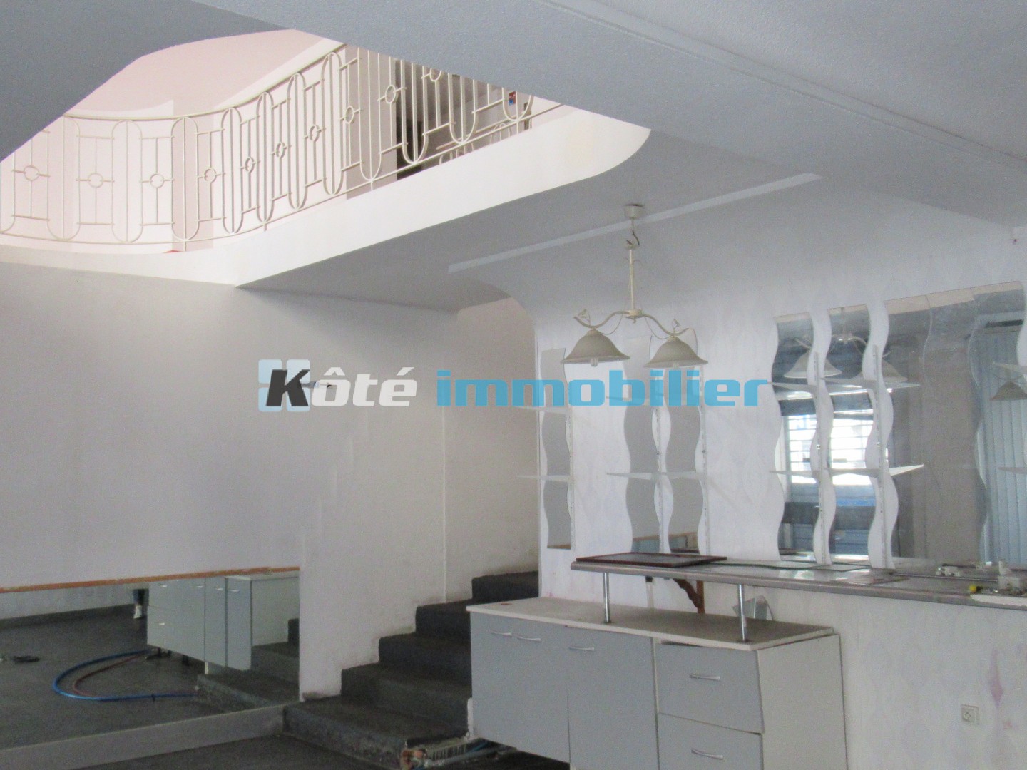 Locaux à vendre - 225m2 - Tarbes (65000)
