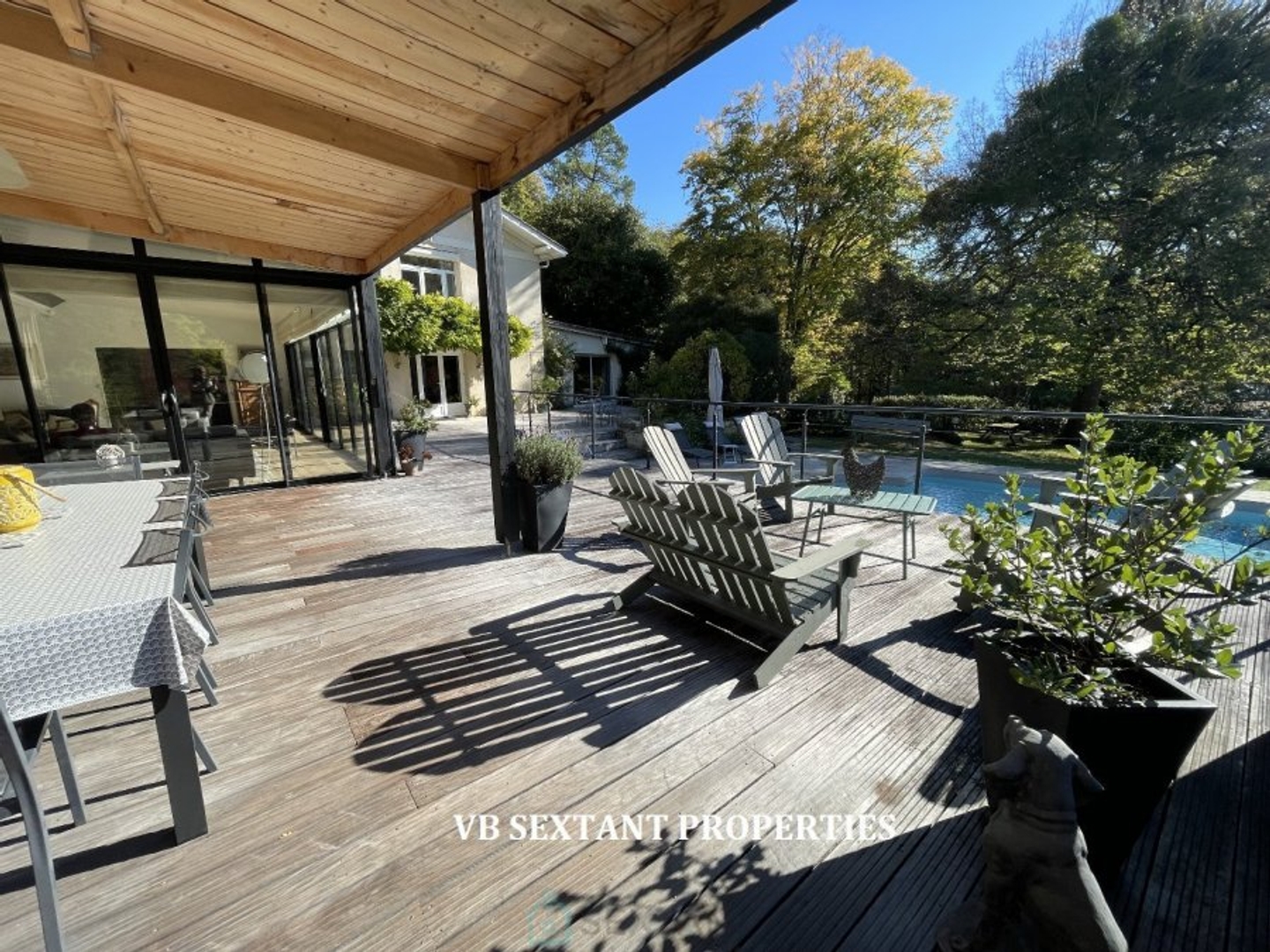 Maison 7 pièces 265 m²