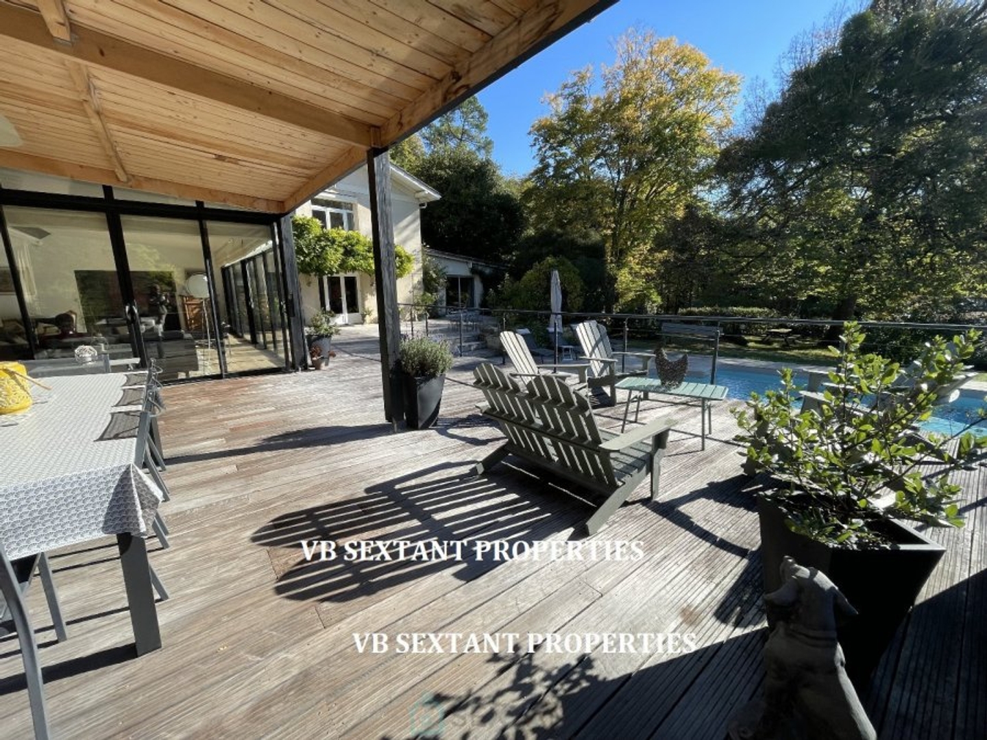 Maison à vendre - 7 pièces - 265m2 - Latresne (33360)