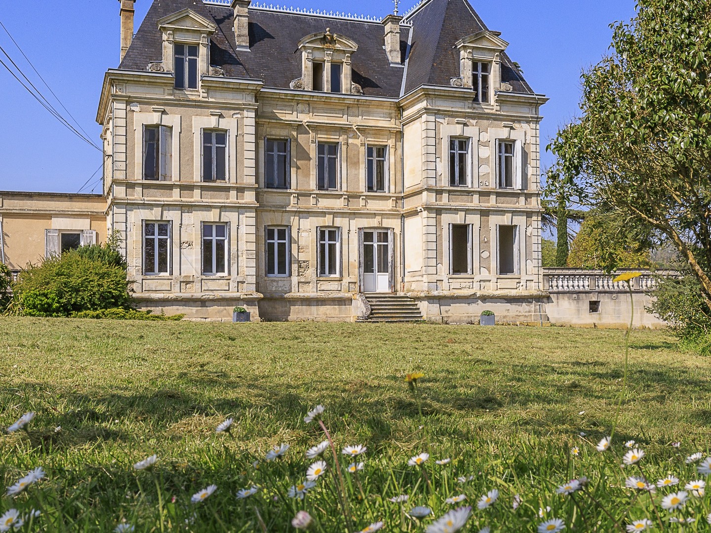 Maison 27 pièces 670 m²