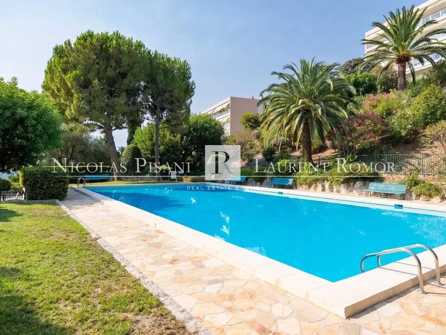 A VENDRE - VILLEFRANCHE-SUR_MER - VUE MER - PISCINE - GARAGE