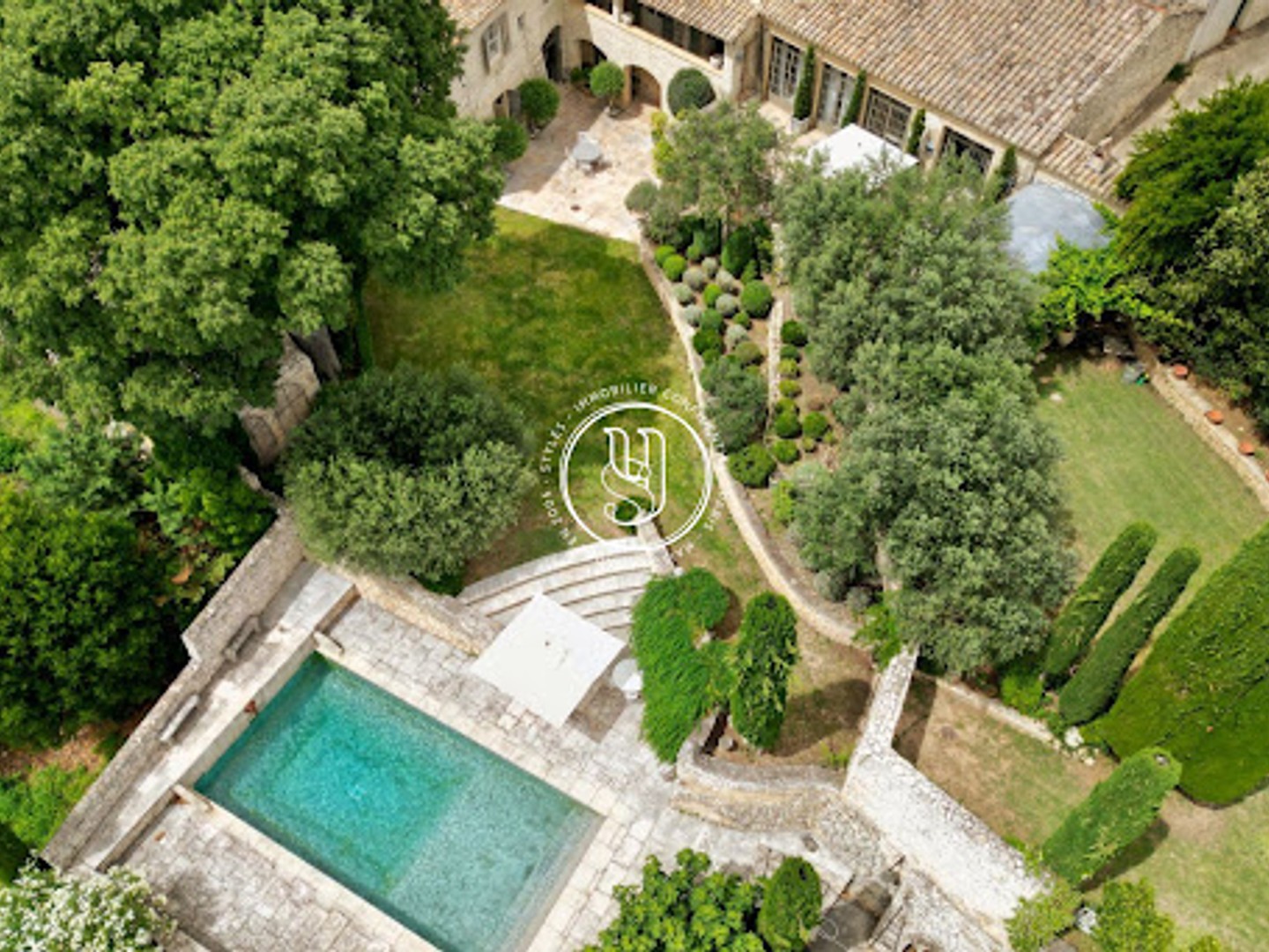Maison à vendre - 7 pièces - 401m2 - Uzès (30700)