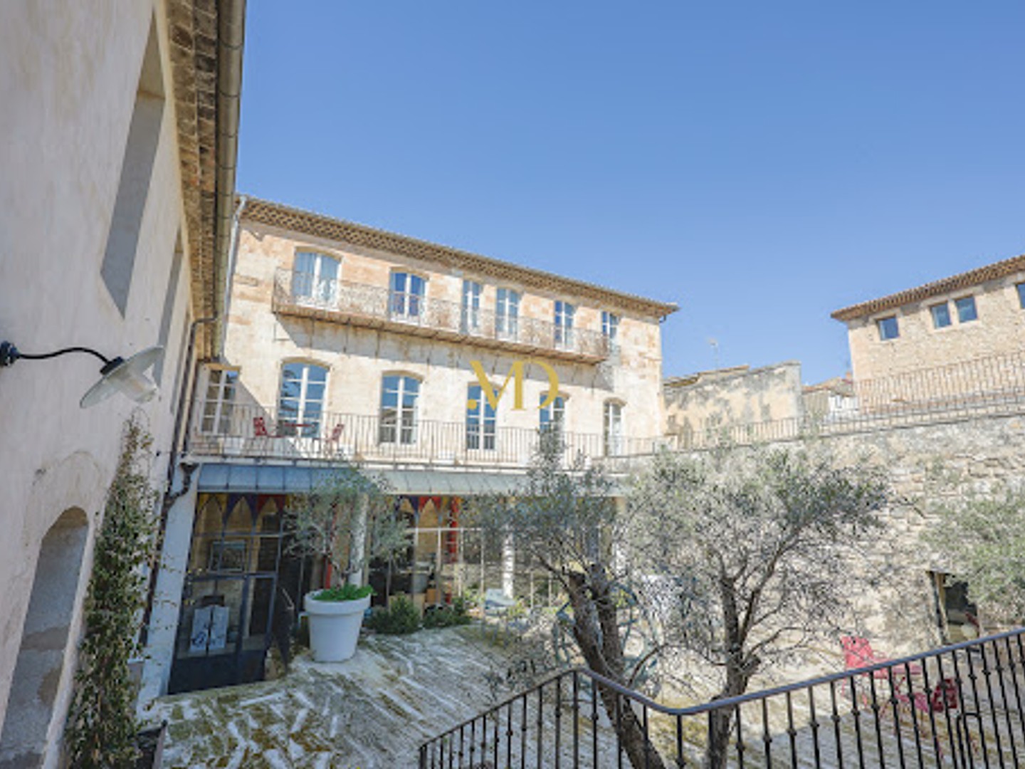 Magasin à vendre - 1000m2 - Apt (84400)
