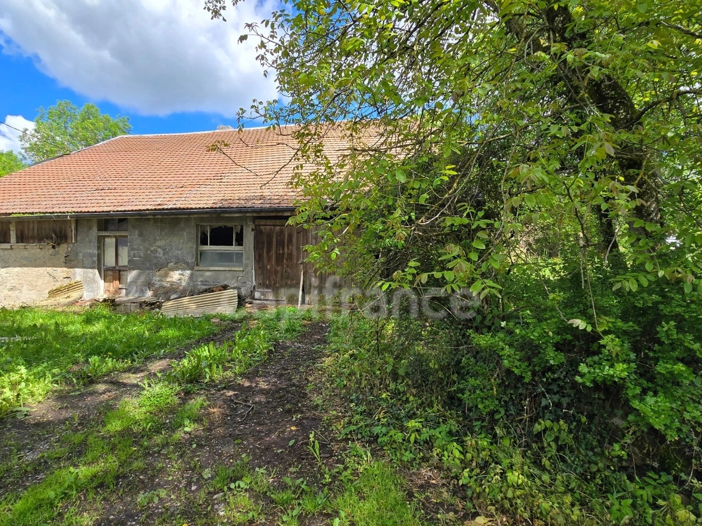 Maison à vendre - 1 pièce - 580m2 - La Roche-Sur-Foron (74800)