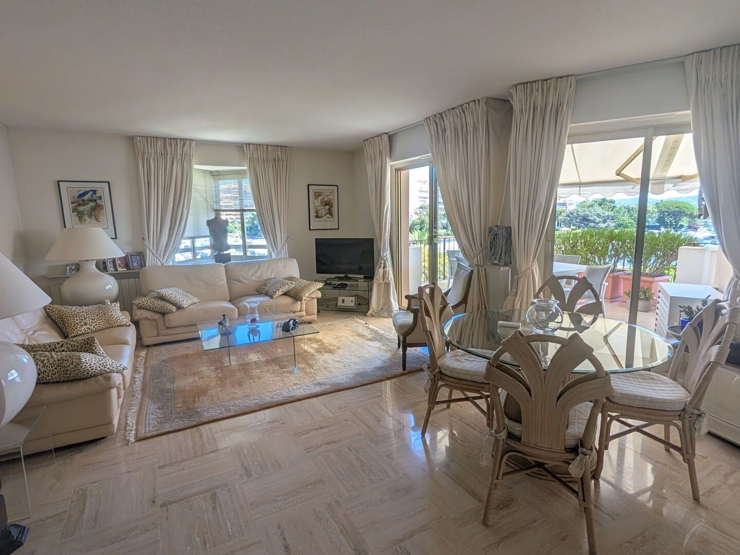 Appartement à vendre - 3 pièces - 85m2 - Mandelieu-La-Napoule (06210)