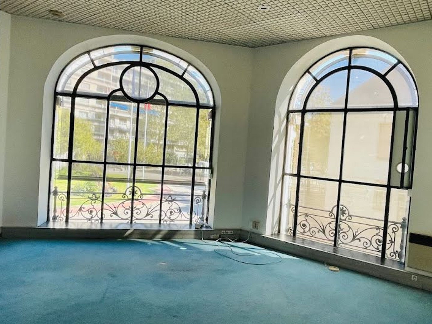 Bureaux 1360 m²