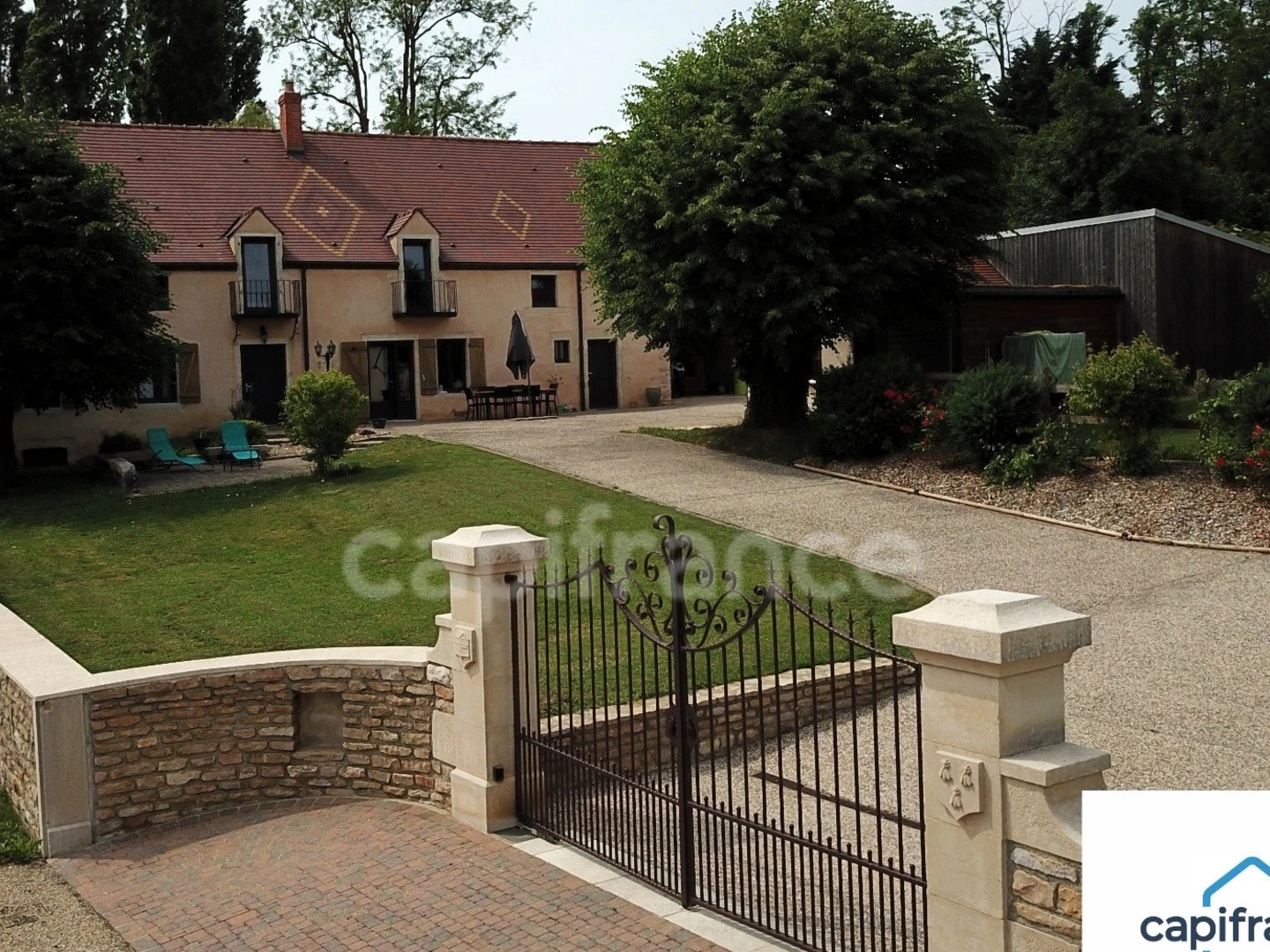 Maison à vendre - 8 pièces - 187m2 - Gerland (21700)