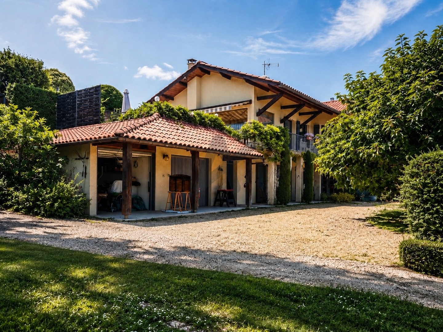 Moiré -Maison familiale avec piscine -vue exceptionnelle-