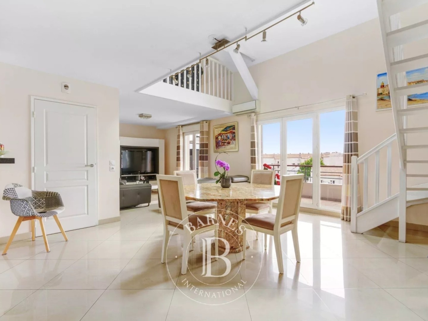SAINTE-MAXIME - APPARTEMENT - CENTRE VILLE - 3 CHAMBRES - 2 PARKING