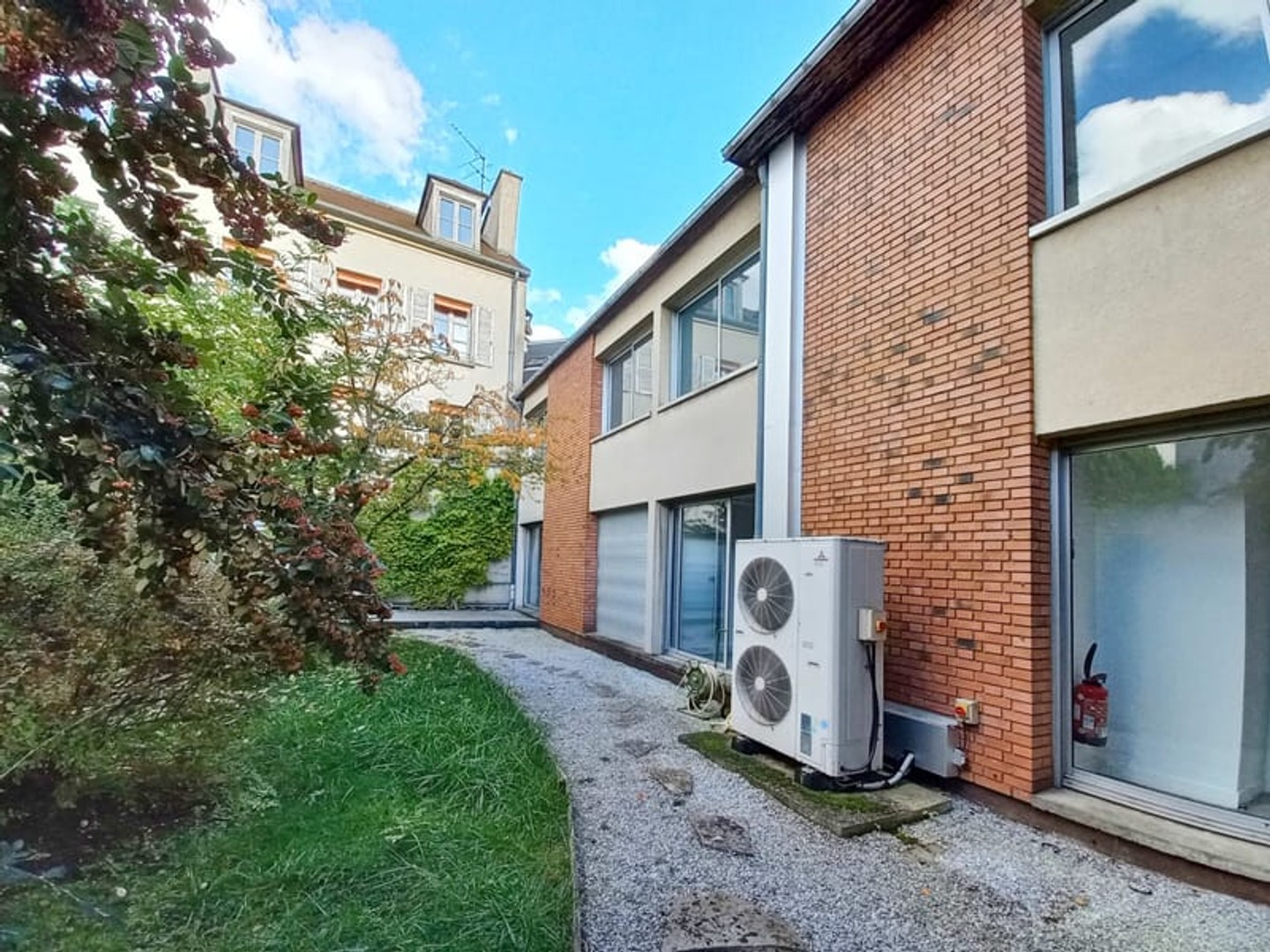 Locaux à vendre - 581m2 - Créteil (94000)
