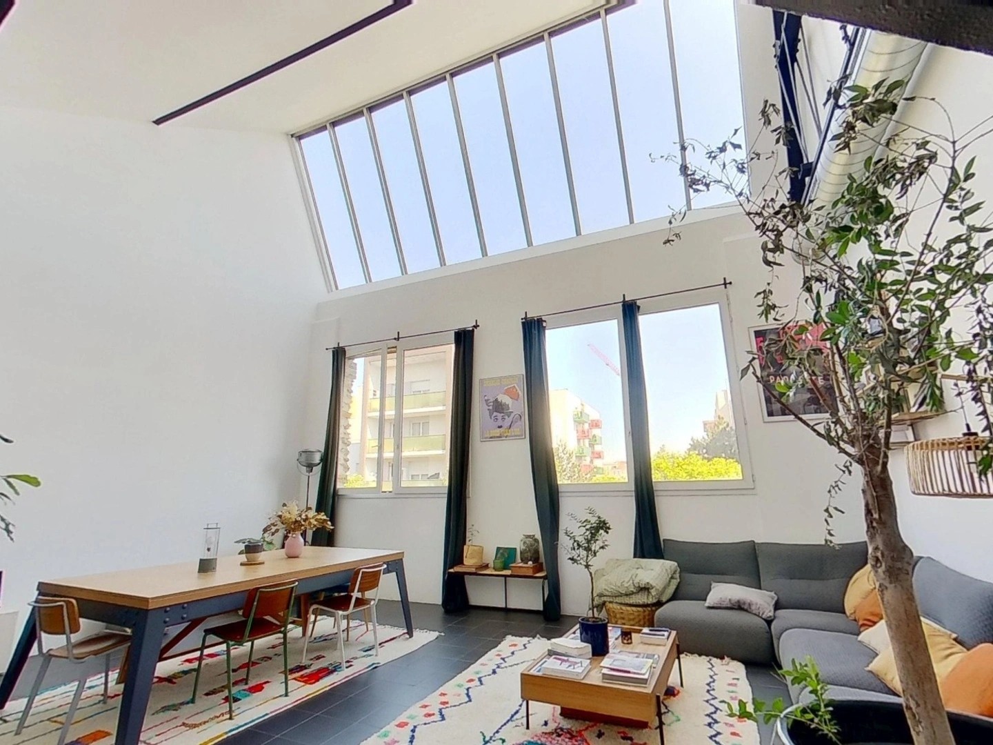 Locaux à vendre - 4 pièces - 124m2 - Saint-Denis (93210)