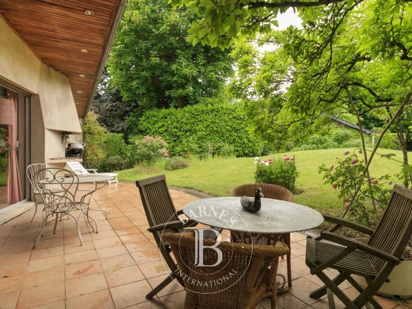 RUEIL-MALMAISON - BUZENVAL - MAISON D'ARCHITECTE AVEC GRAND JARDIN PAYSAGÉ DE 1 400M2