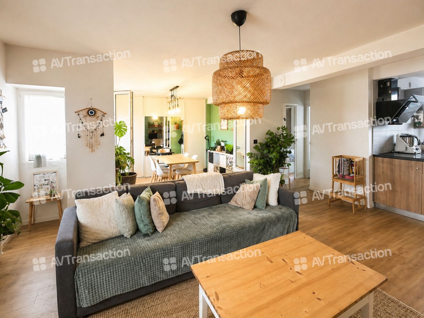 TRES BEAU T3 64 m² RENOVE-BALCON-CLIMATISE - PARKING-GRATTE-CIEL