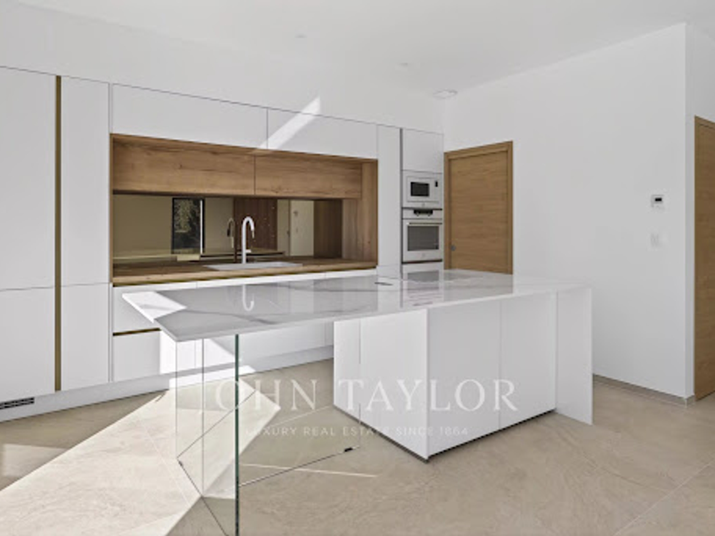 Maison à vendre - 7 pièces - 234m2 - Sanary-Sur-Mer (83110)