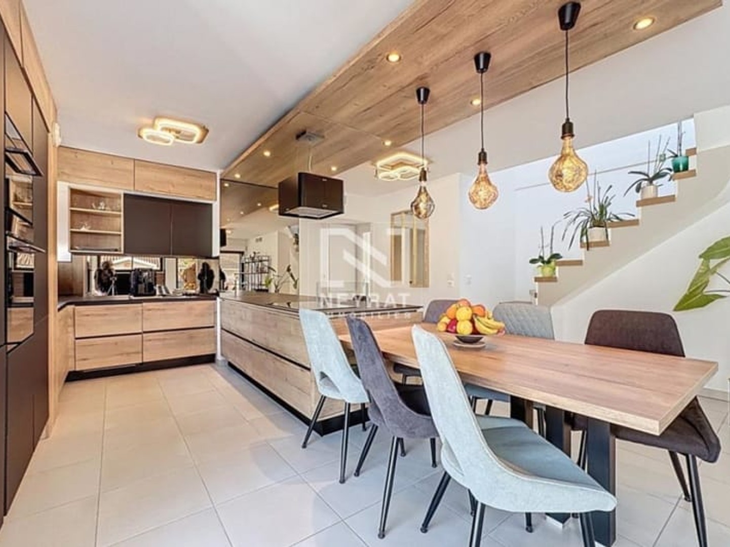 APPARTEMENT D'EXCEPTION EN DERNIERE ETAGE - VUE MER - SOLARIUM