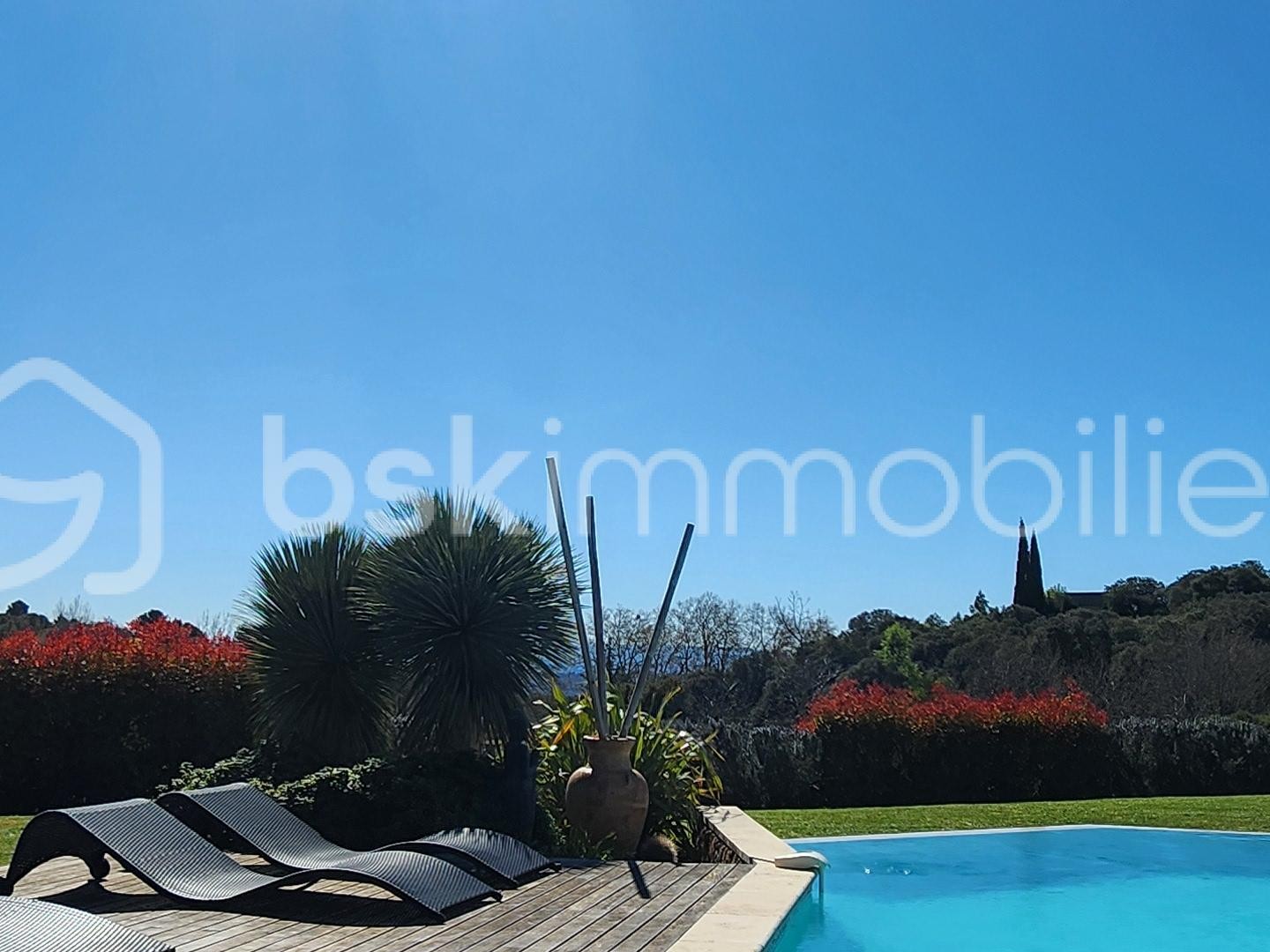 Maison à vendre - 6 pièces - 165m2 - Vaugines (84160)