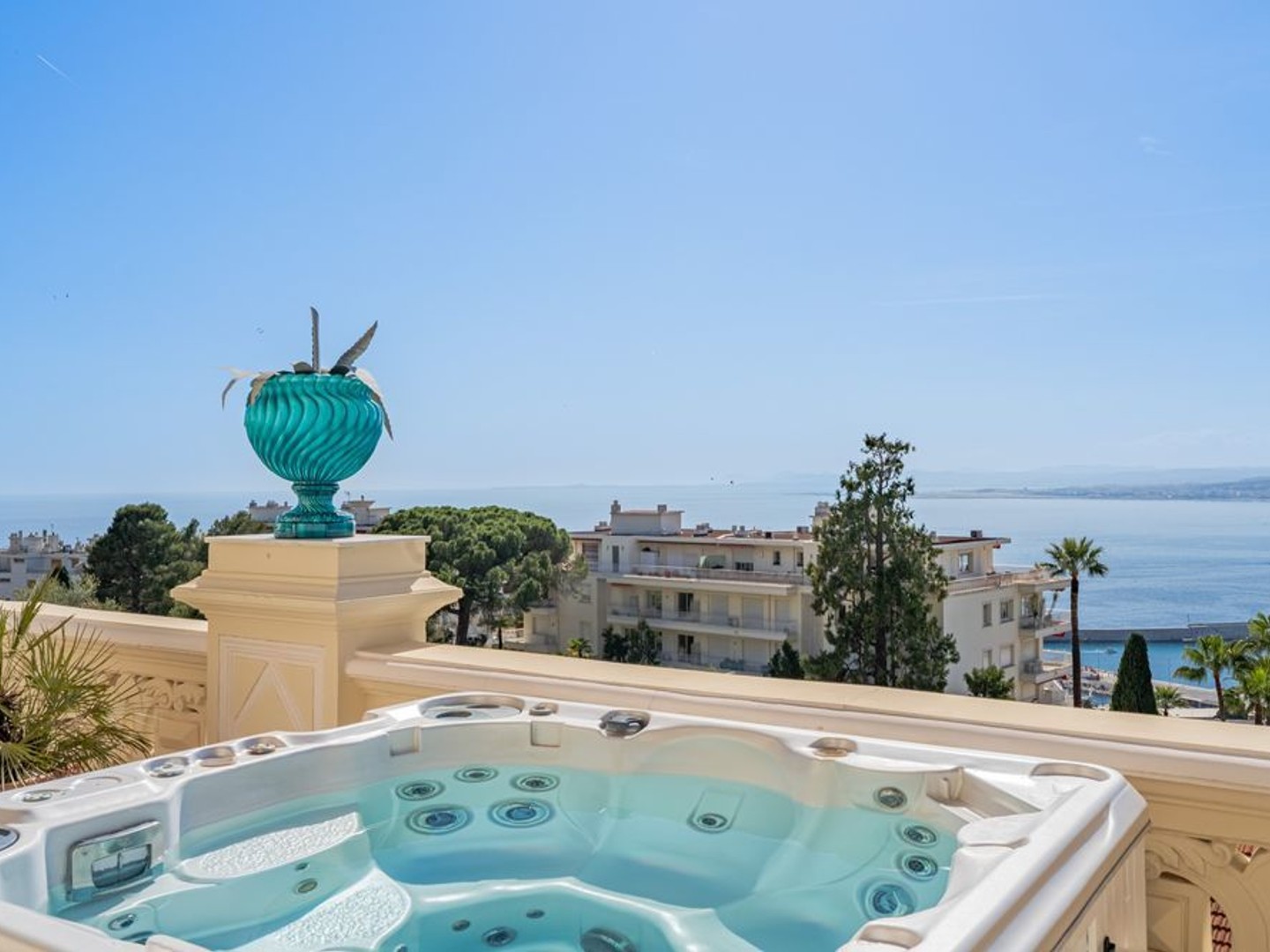 Appartement à vendre - 6 pièces - 193m2 - Nice (06300)