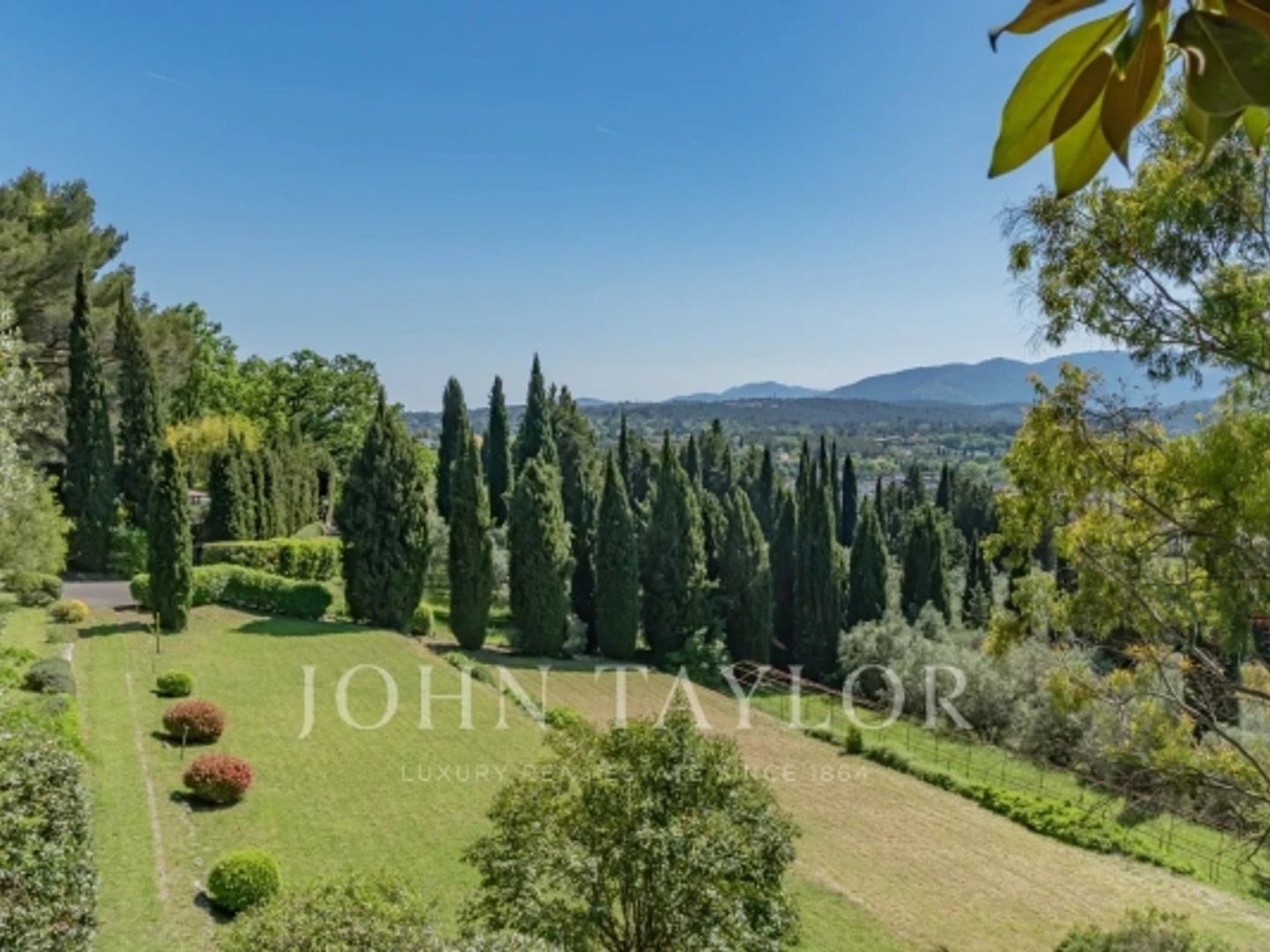 Maison à vendre - 17 pièces - 639m2 - Grasse (06130)