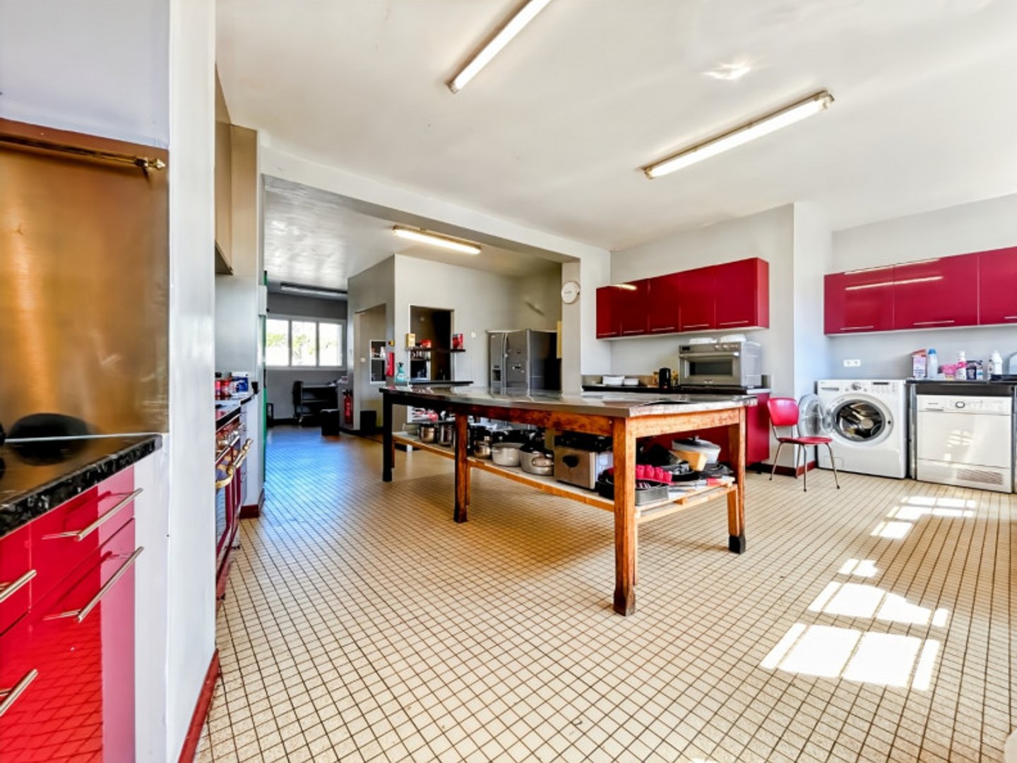 Immeuble à vendre - 25 pièces - 1000m2 - La Barthe-De-Neste (65250)