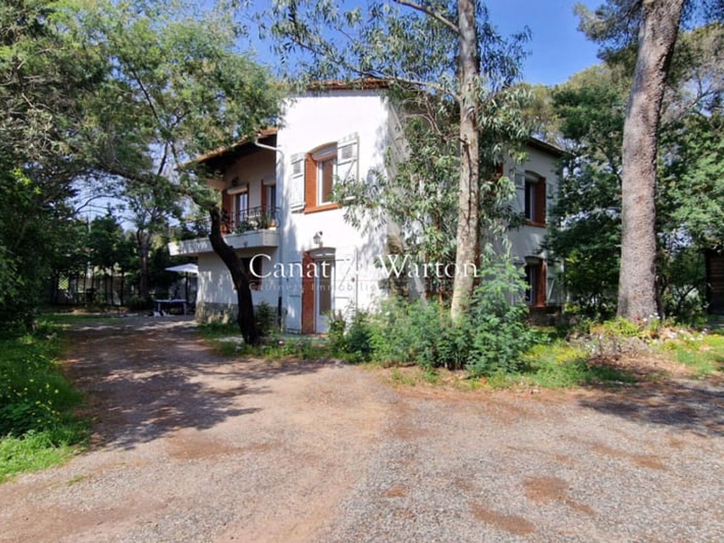 Terrain à vendre - 110m2 - Saint-Raphaël (83700)