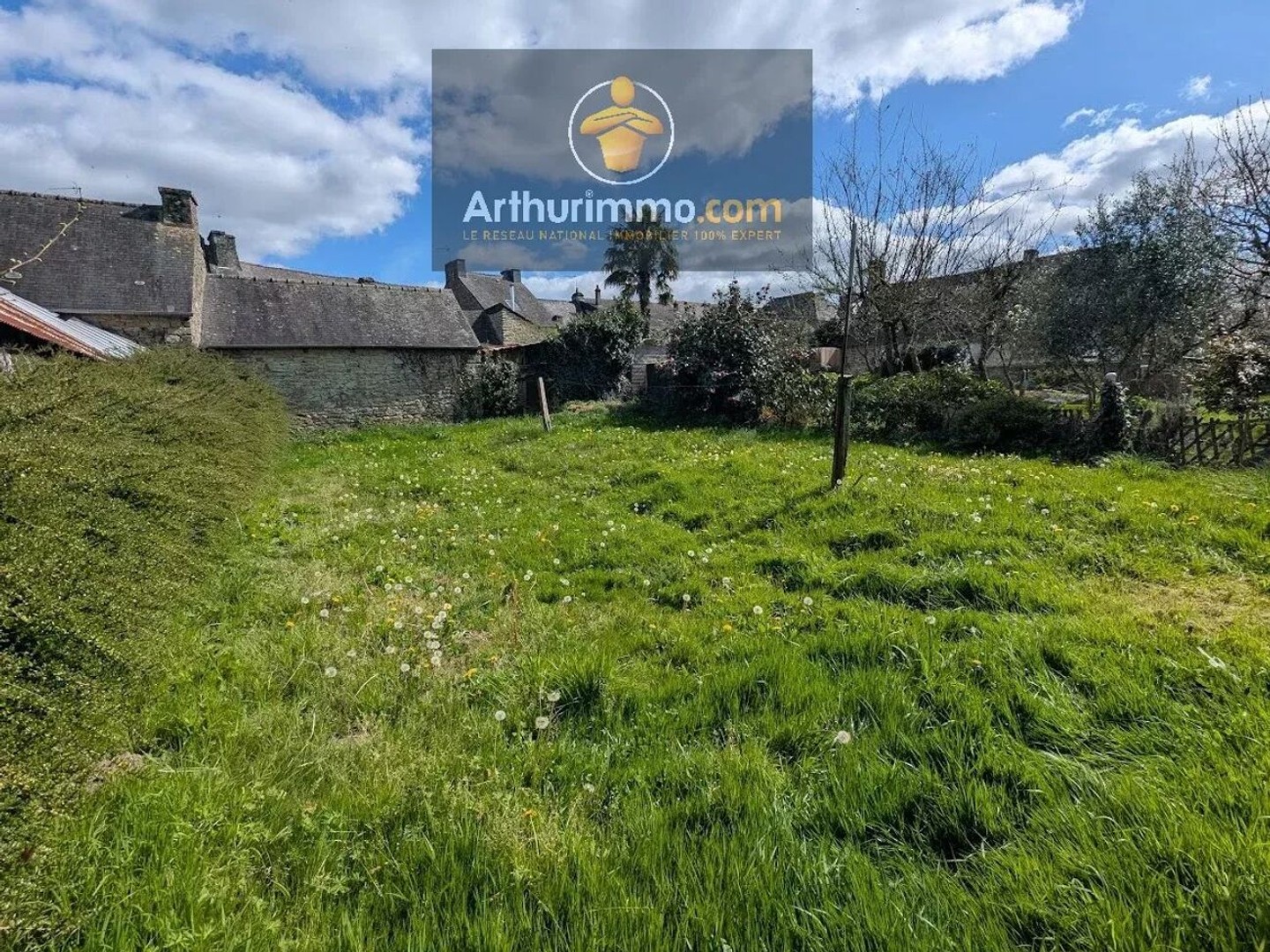 Maison à vendre - 2 pièces - 640m2 - Saint-Servant (56120)