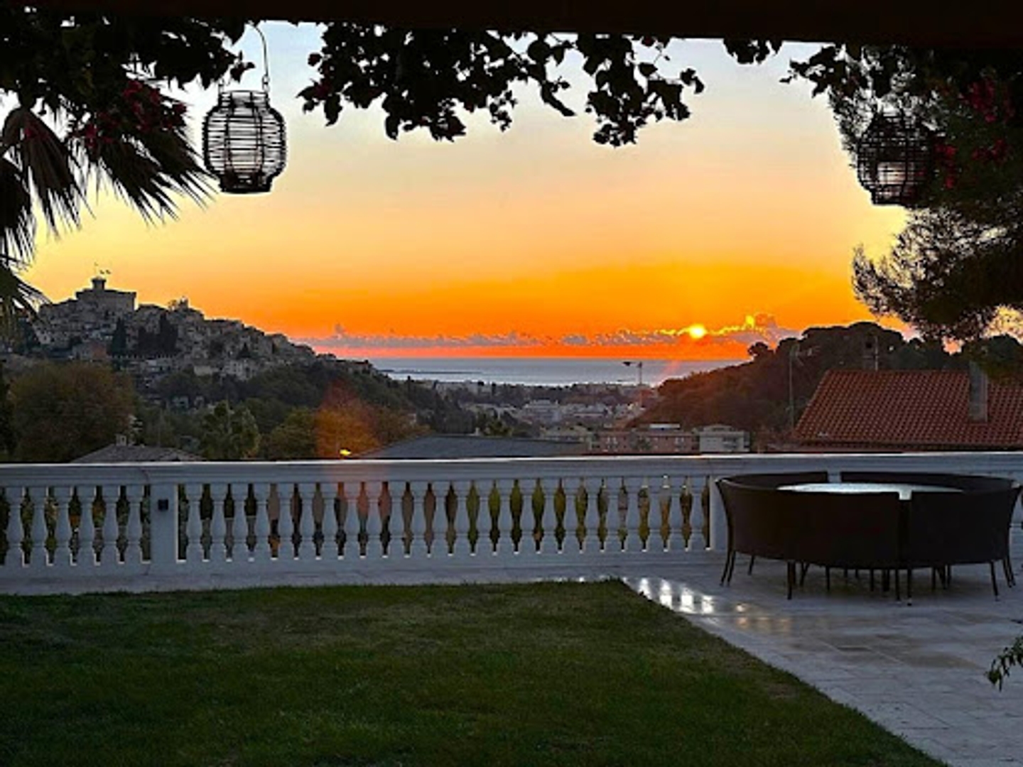 Maison à vendre - 7 pièces - 335m2 - Cagnes-Sur-Mer (06800)