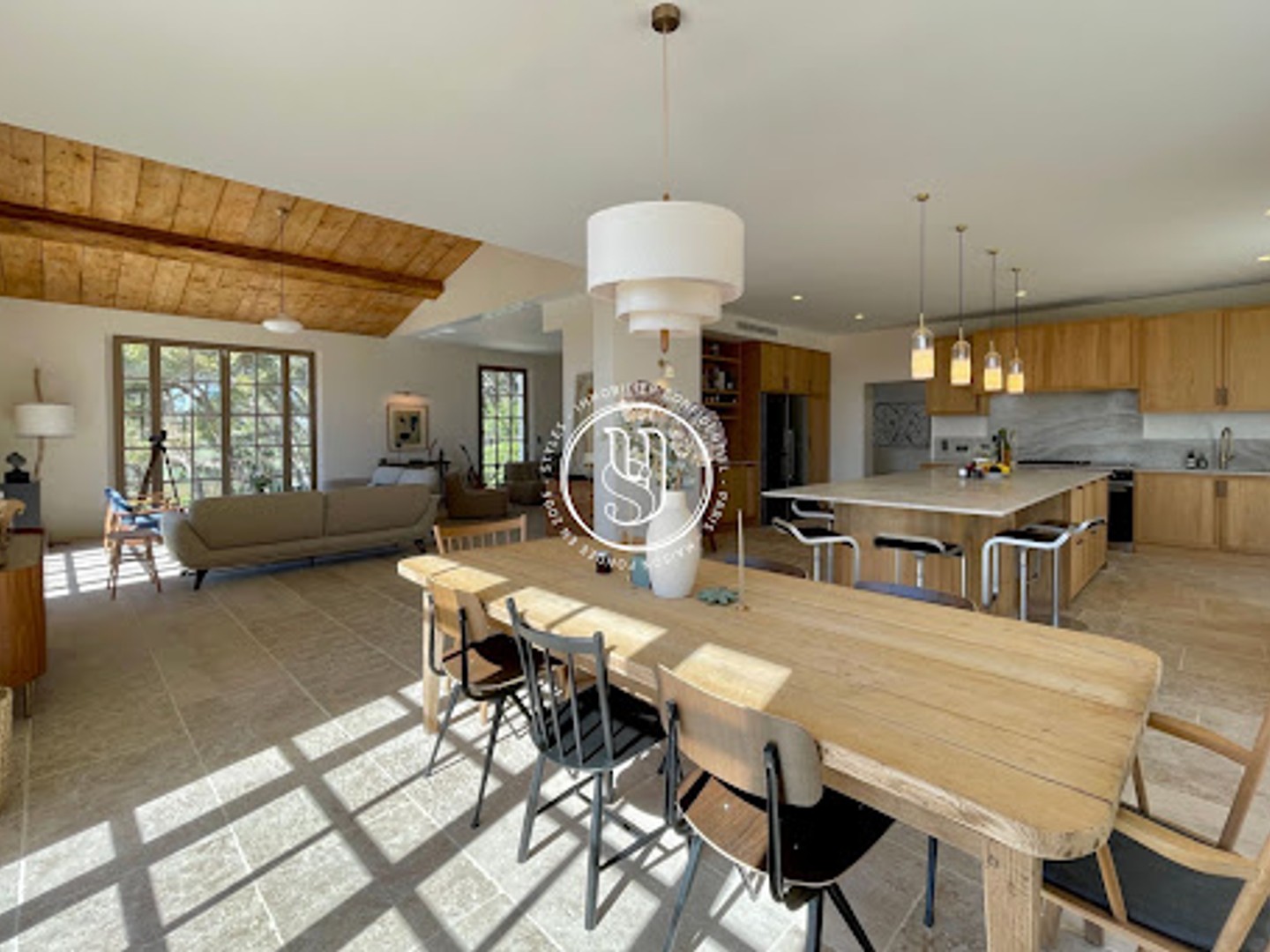 Maison à vendre - 490m2 - Arles (13200)