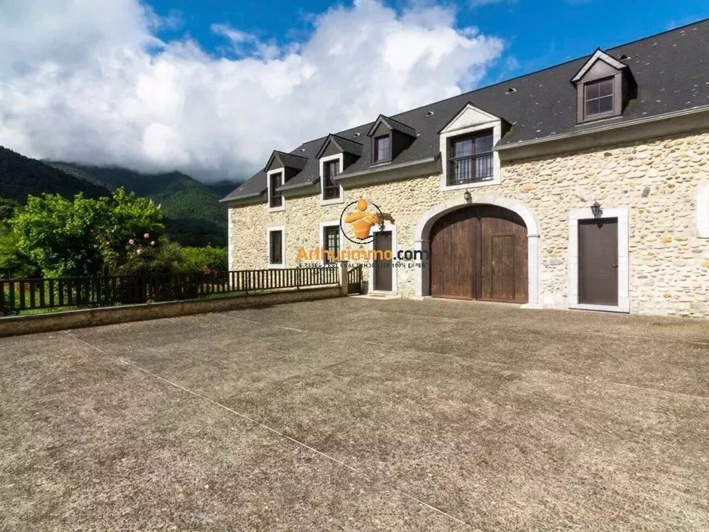 Maison à vendre - 3 pièces - 290m2 - Lourdes (65100)