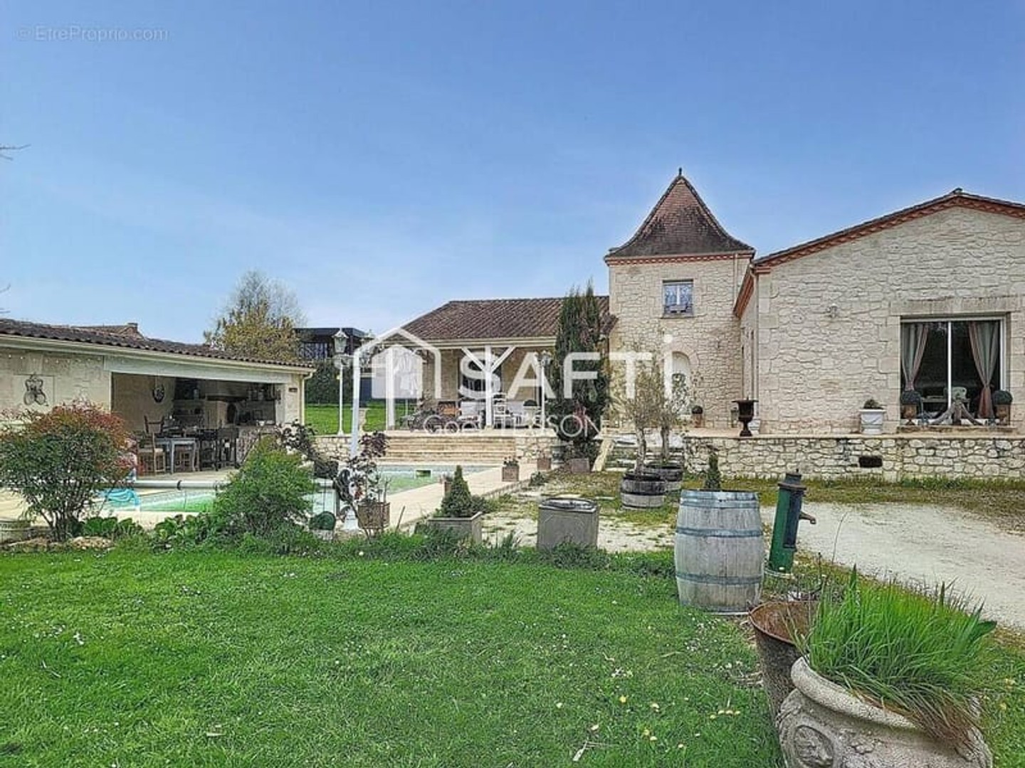 Maison à vendre - 5 pièces - 185m2 - Bergerac (24100)