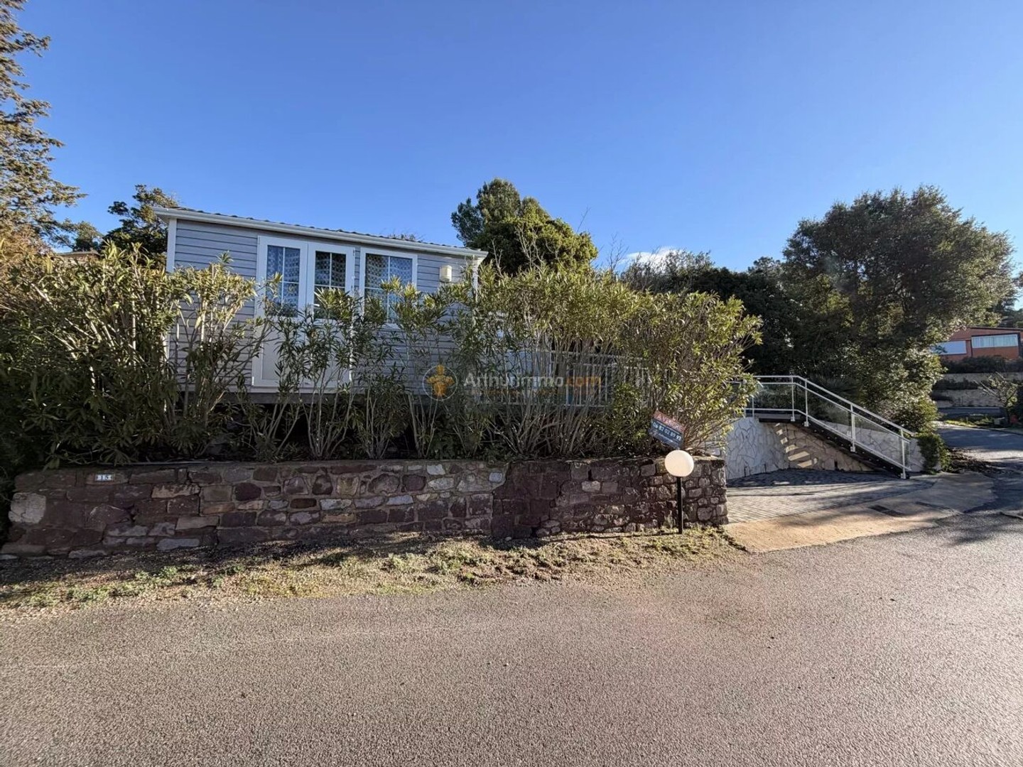 Terrain à vendre - 301m2 - Fréjus (83600)