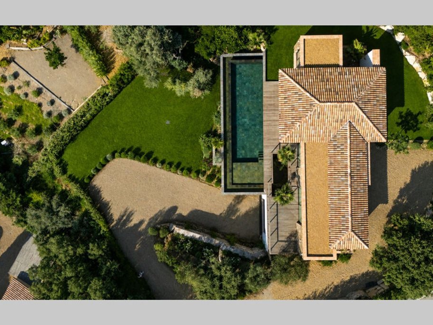 Maison à vendre - 7 pièces - 357m2 - Sainte-Maxime (83120)
