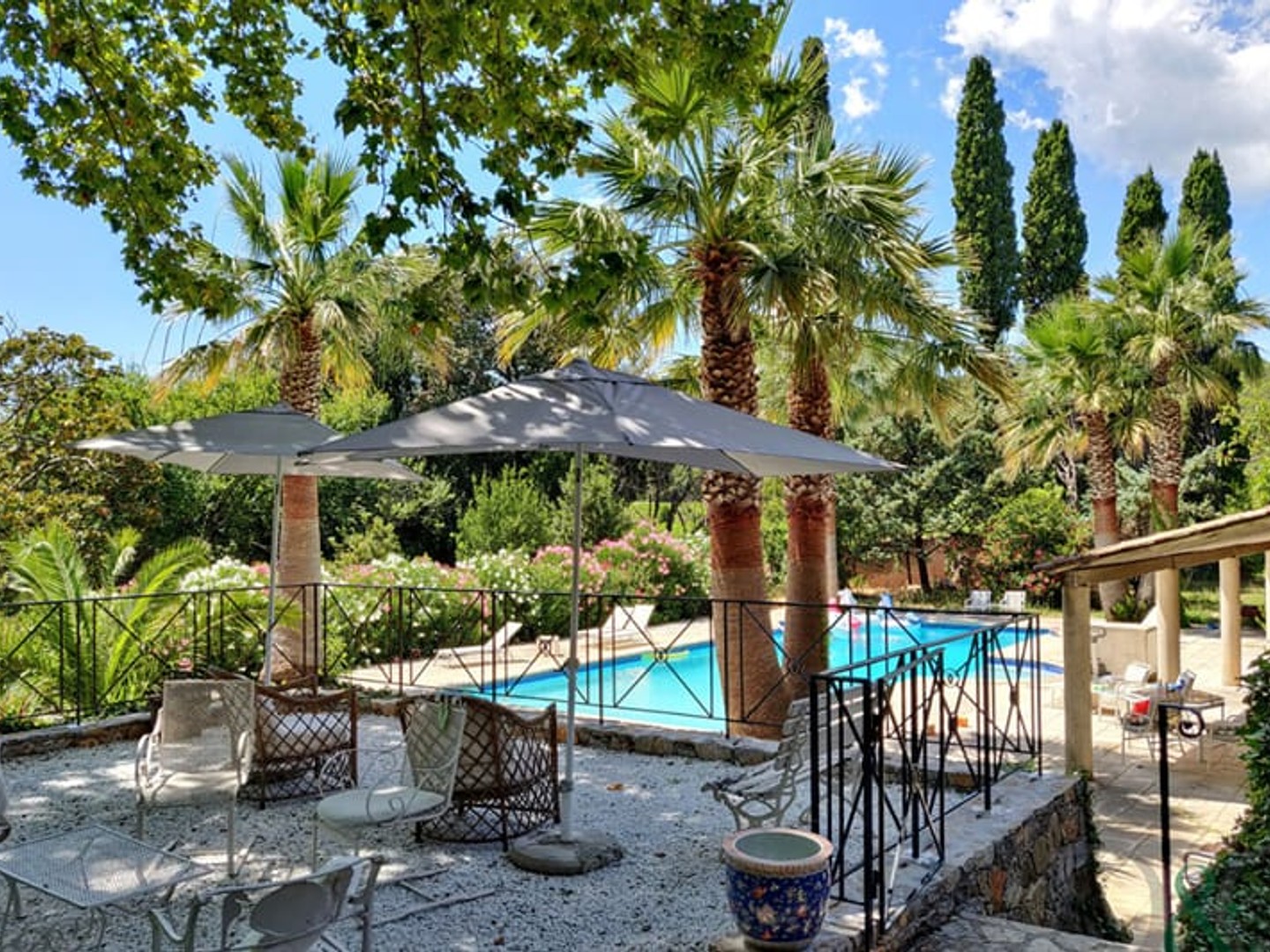 Maison à vendre - 20 pièces - 1185m2 - Carnoules (83660)