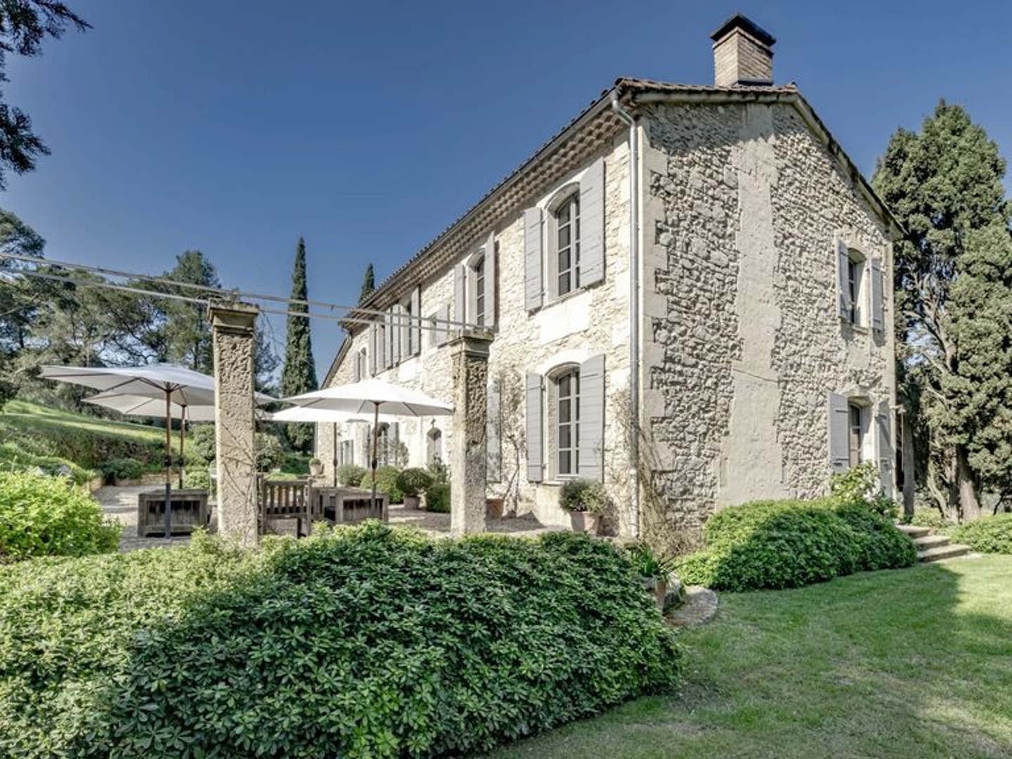 Appartement à vendre - 6 pièces - 232m2 - Saint-Étienne-Du-... (13103)