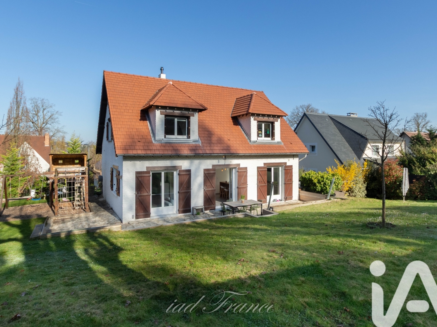 Maison à vendre - 6 pièces - 156m2 - Marly-Le-Roi (78160)