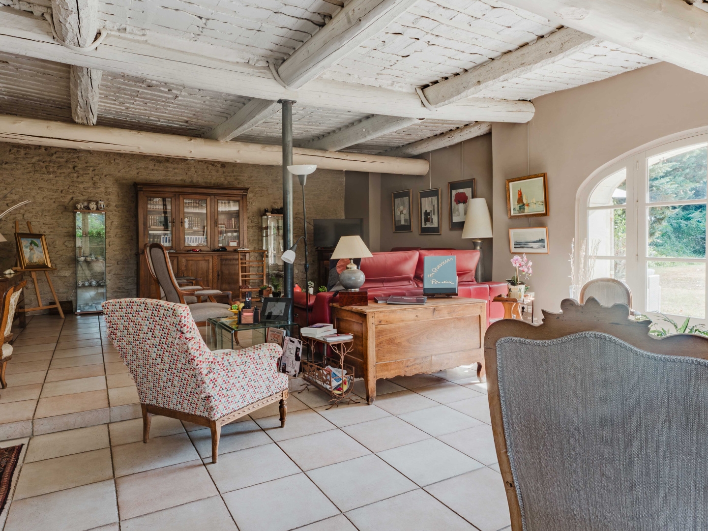 Maison à vendre - 6 pièces - 330m2 - L'isle-Sur-La-Sorgue (84800)